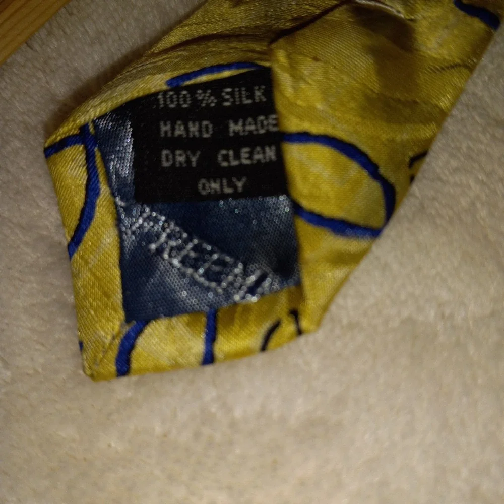 Free Man Apparel Tie Gold Christian Fish Ichthys Blue Fish100% Silk Made 3.5 61